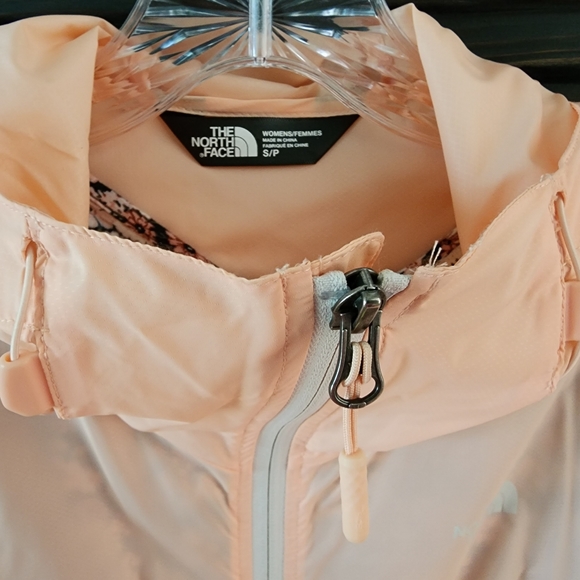 TNF windbreaker Size Small - Picture 6 of 6